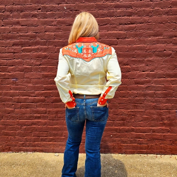 Long sleeve button up - Picture 5 of 6